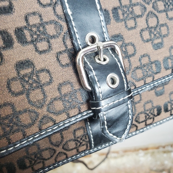 Mini Wallet Crossbody Bag - Picture 8 of 16